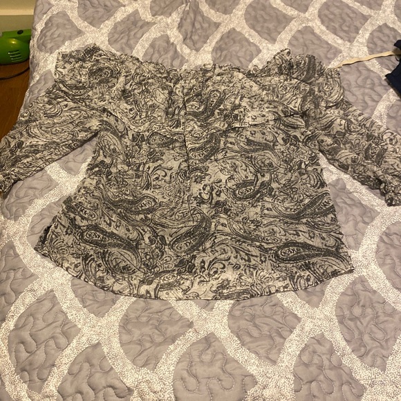 Off shoulder top by Vince camuto - Picture 1 of 3